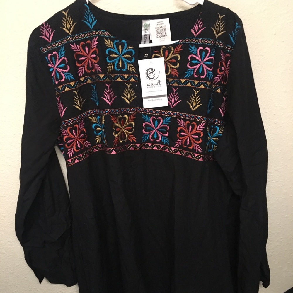East essence Women’s tunica New with tags